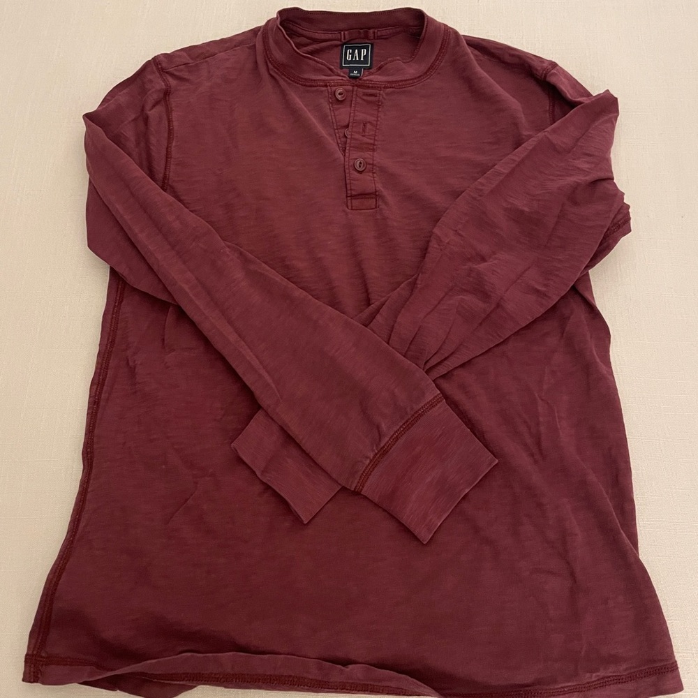 Gap Men’s Medium Henley Long-sleeve Shirt